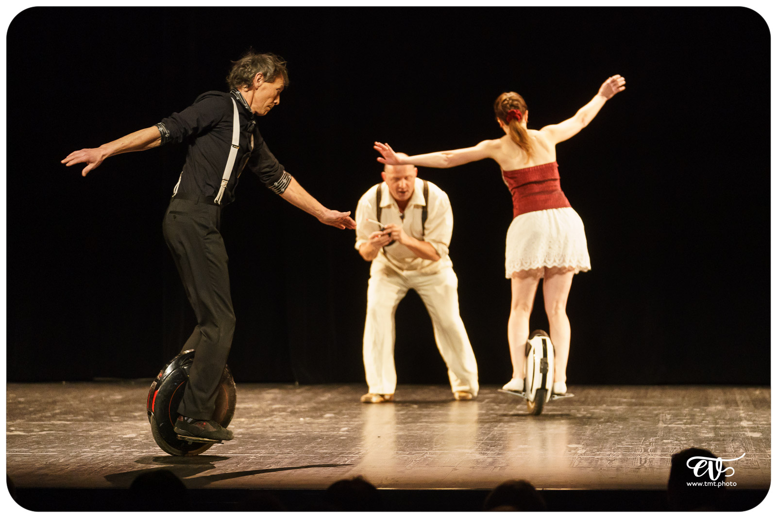 ExCENTRIQUES (CIE LES ACROSTICHES)